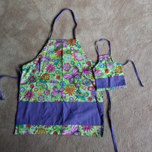Kids apron with matching apron for doll